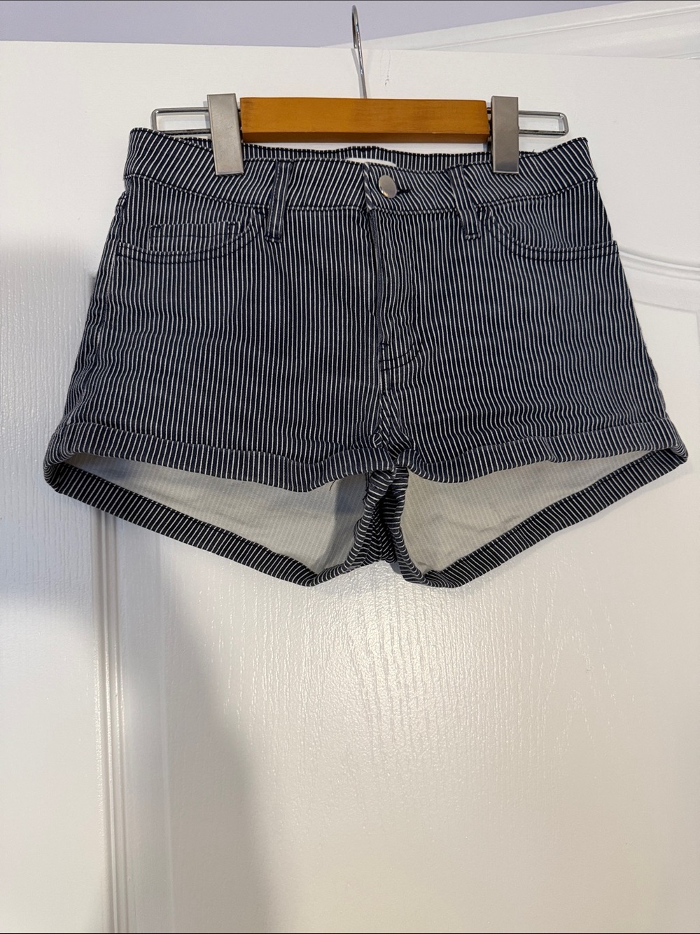 H&M Navy & White Striped Short Shorts – Size 2 – Pre‑Owned